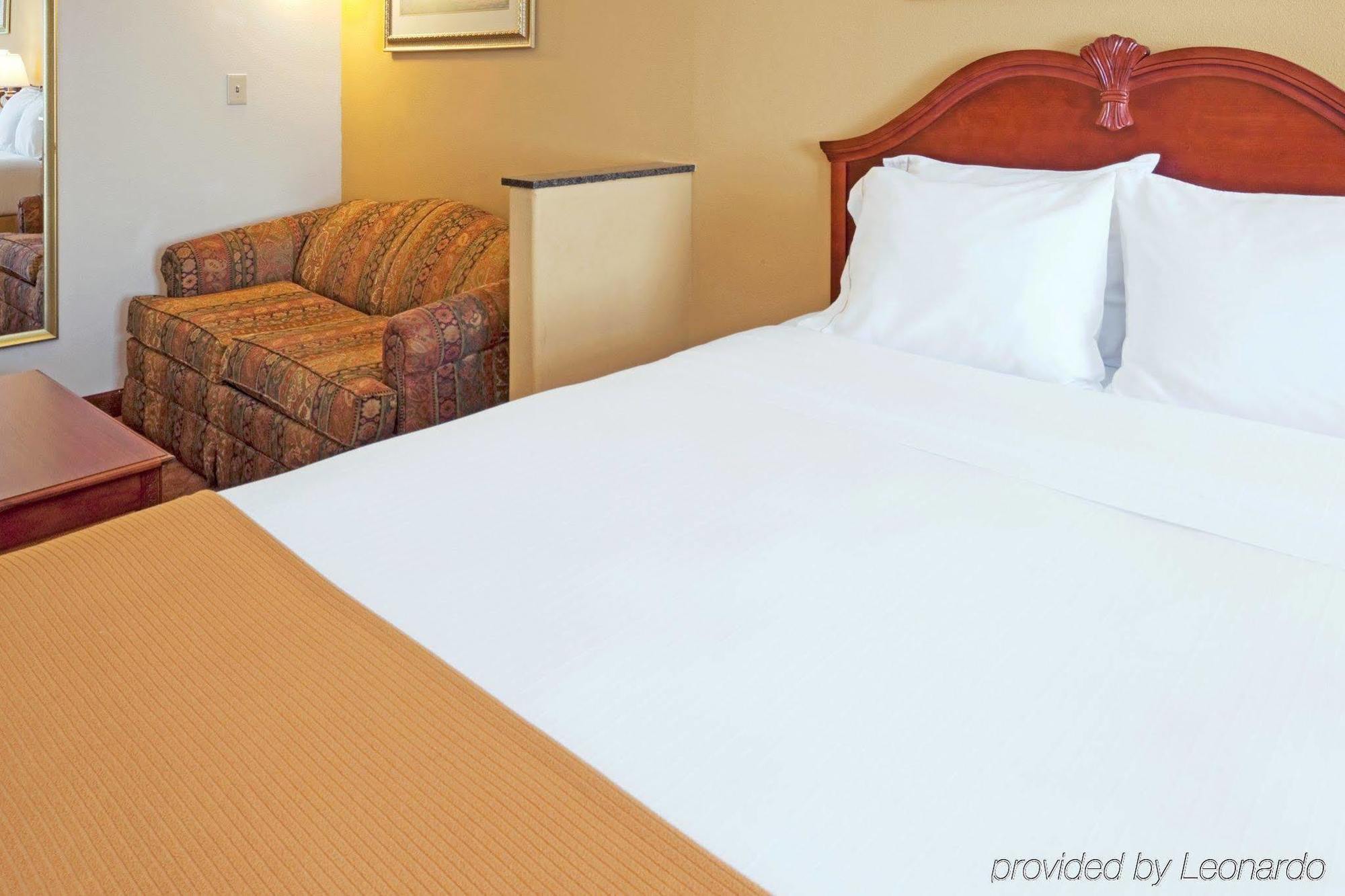 Holiday Inn Express & Suites Dallas - Duncanville, An Ihg Hotel Номер фото